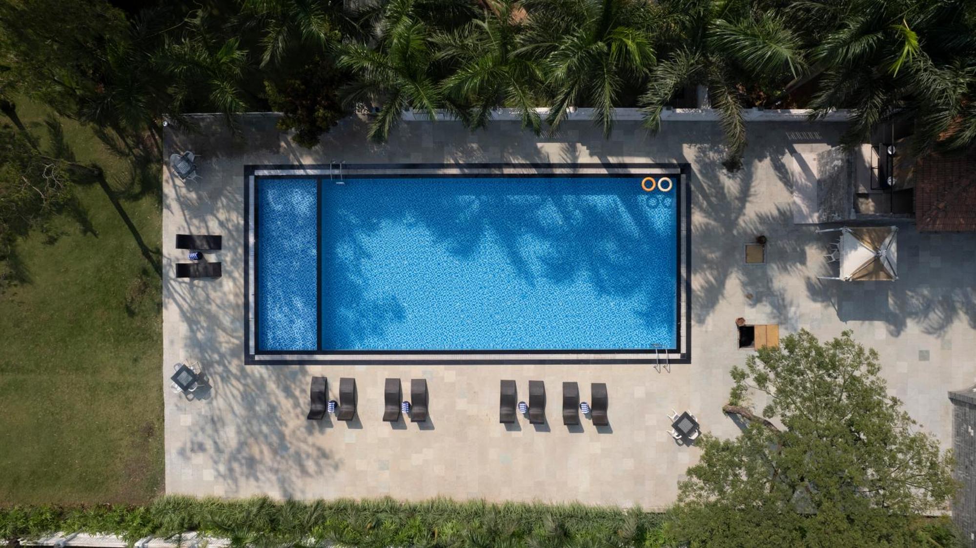 Hotel Sterling Stolen Heaven Lonavala Exterior foto